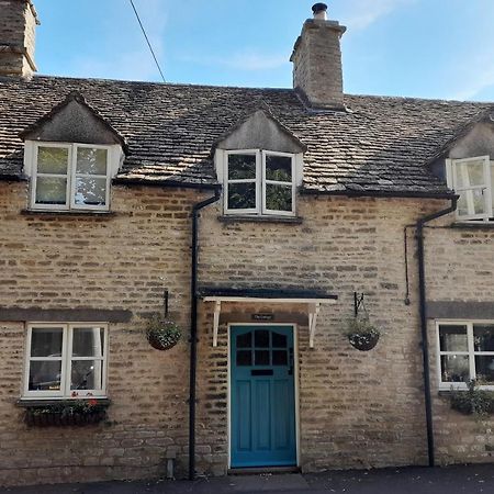 Luckington Cotswold Cottage Bed & Breakfast المظهر الخارجي الصورة