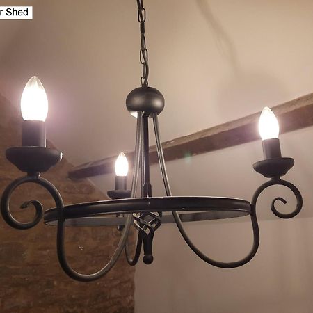 Luckington Cotswold Cottage Bed & Breakfast المظهر الخارجي الصورة