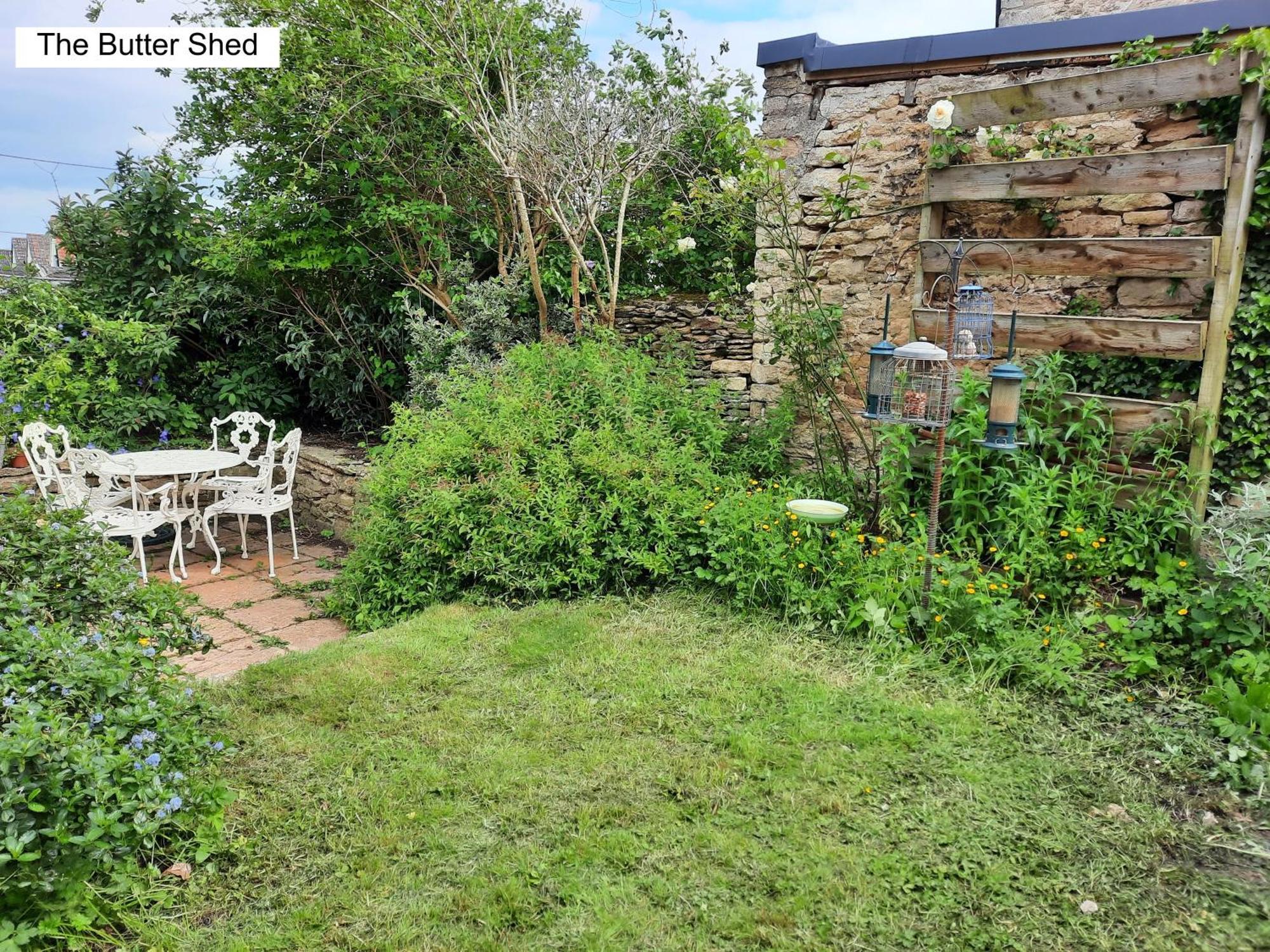 Luckington Cotswold Cottage Bed & Breakfast المظهر الخارجي الصورة