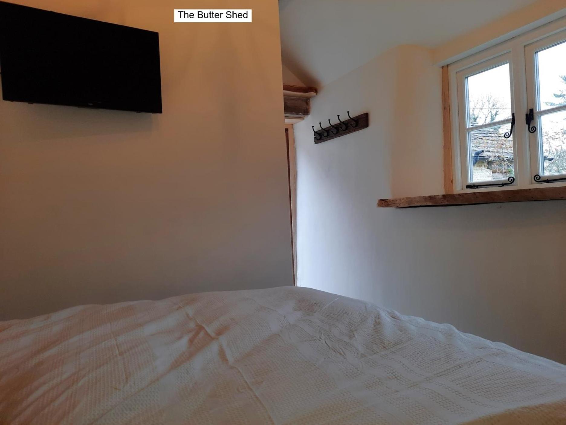 Luckington Cotswold Cottage Bed & Breakfast المظهر الخارجي الصورة