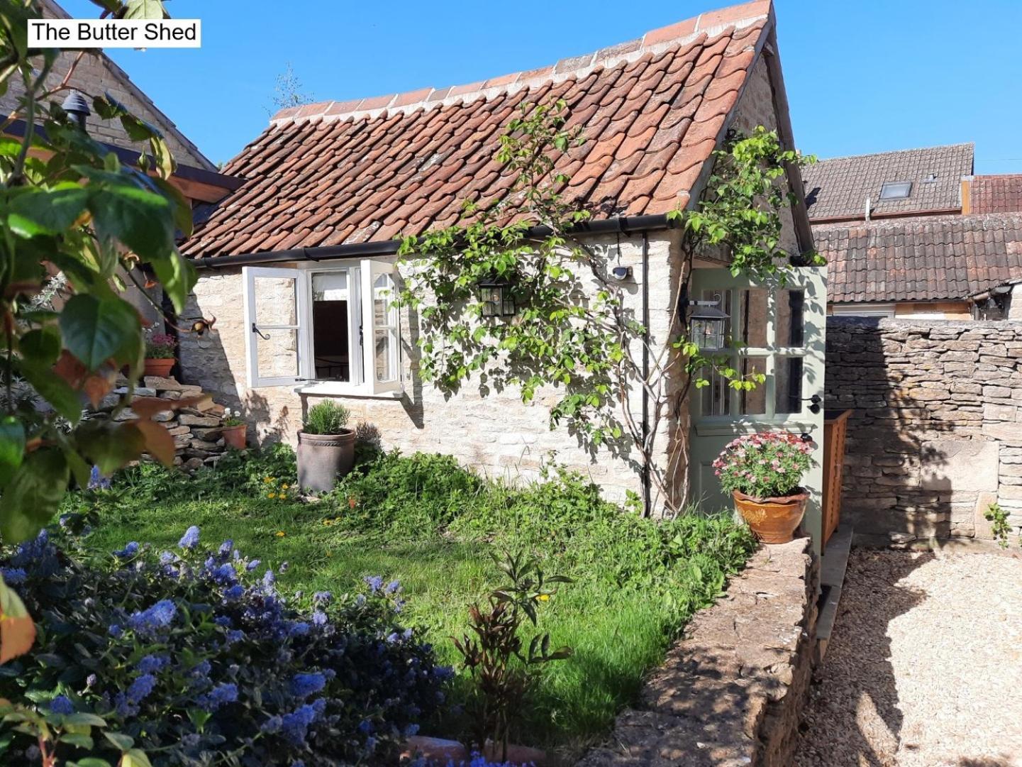 Luckington Cotswold Cottage Bed & Breakfast المظهر الخارجي الصورة