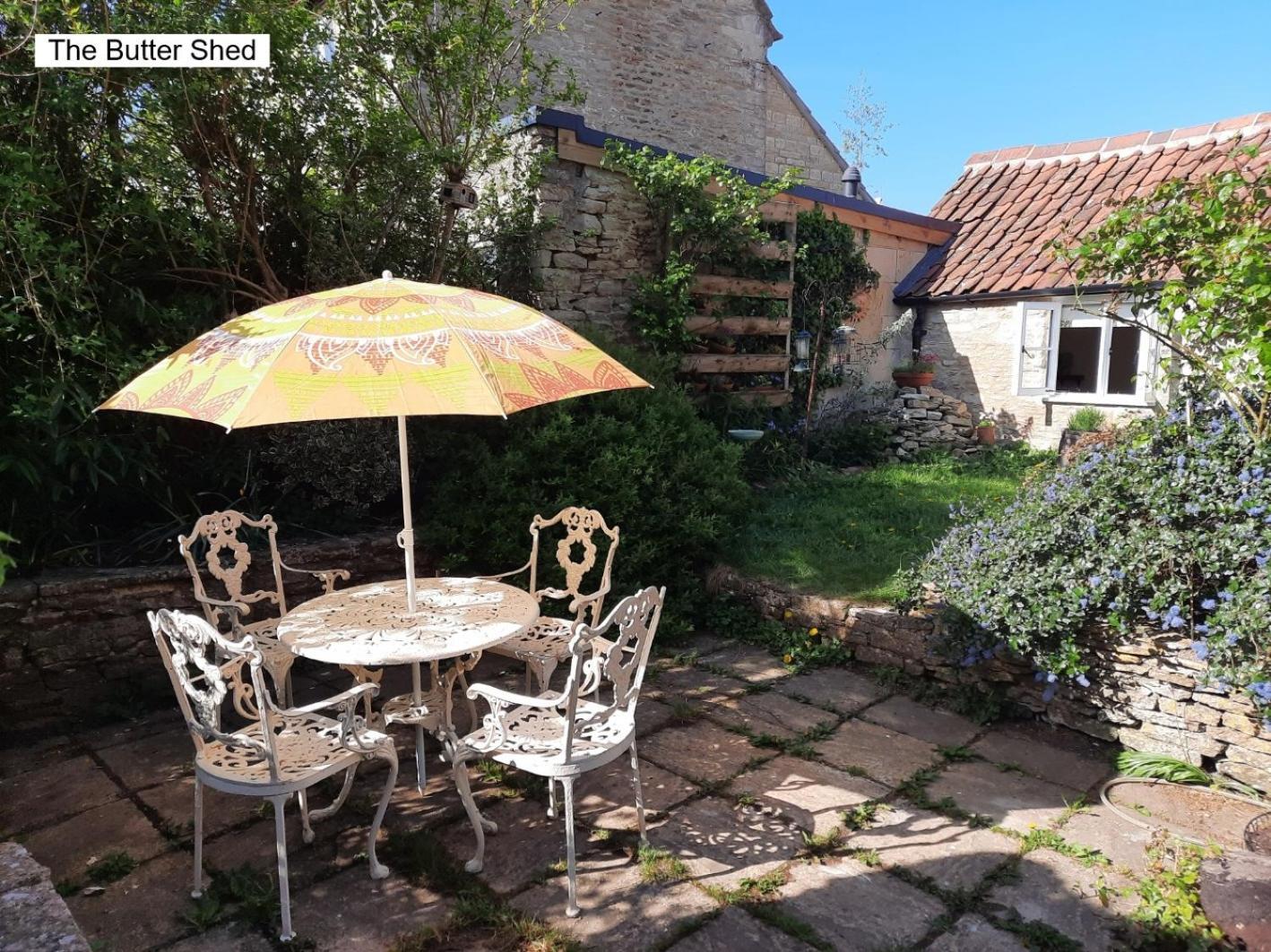 Luckington Cotswold Cottage Bed & Breakfast المظهر الخارجي الصورة
